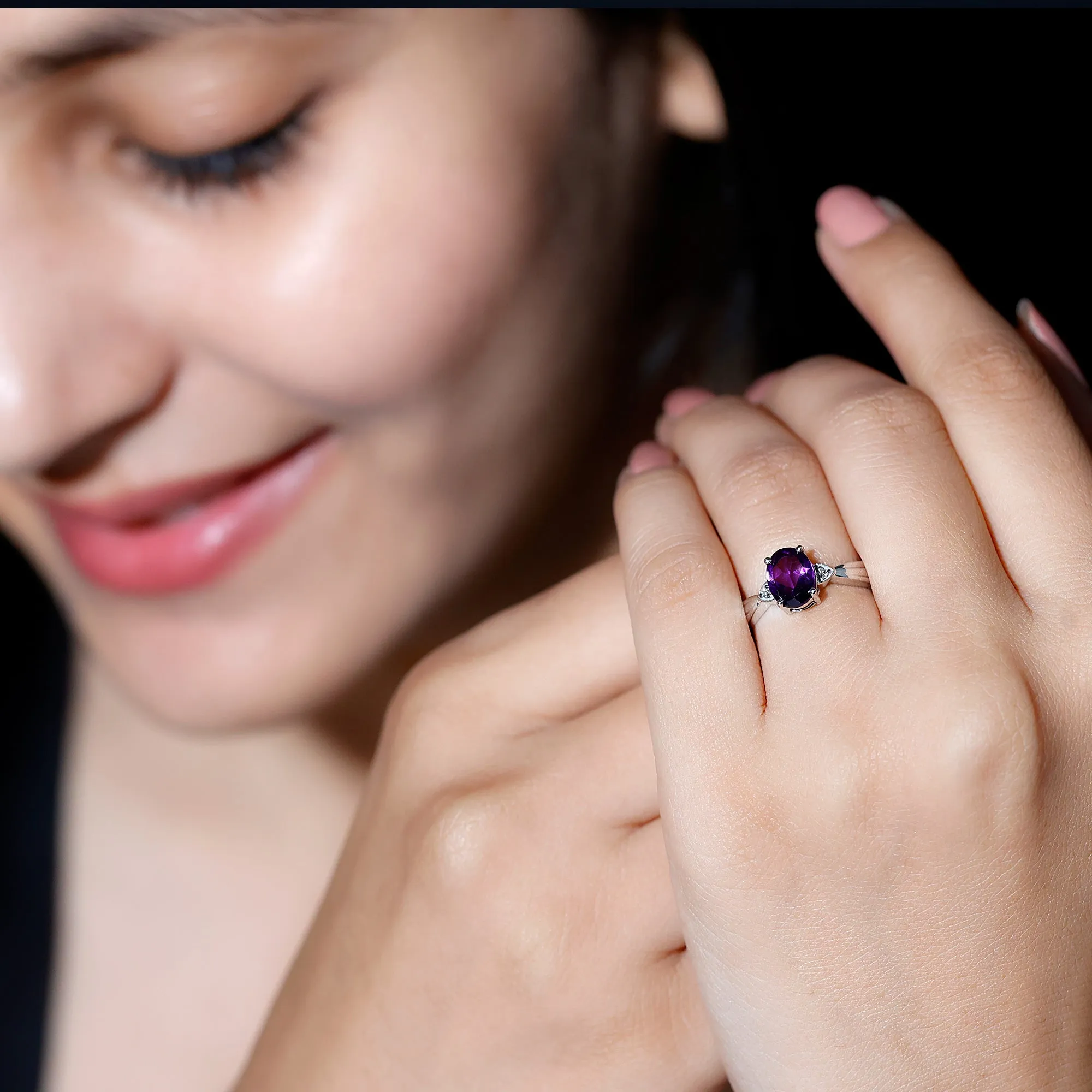 1.25 CT Oval Cut Amethyst Solitaire Ring with Diamond